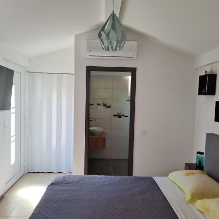 Rooms Ancora Savudrija Buitenkant foto